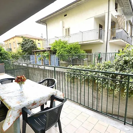 Villa Marina Sleeps 6 *